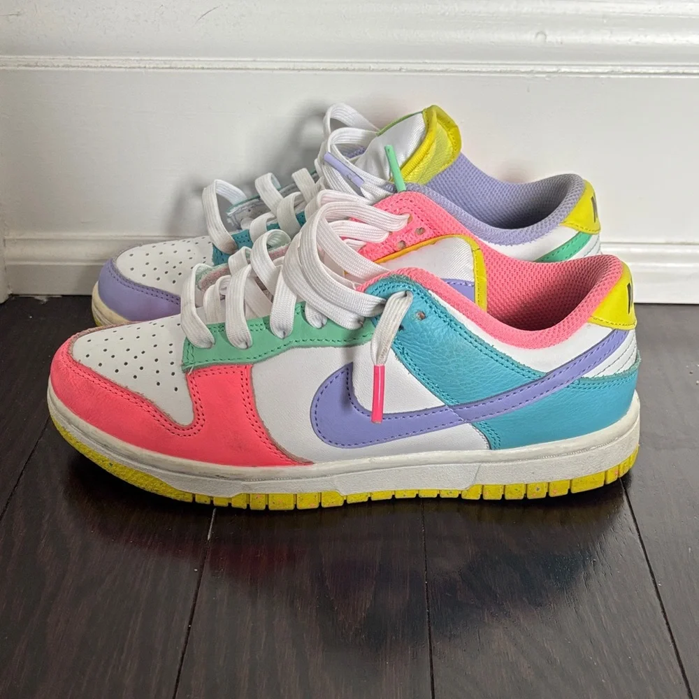 Nike Easter Dunks - Picture 5 of 5